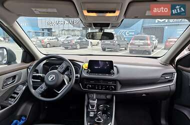 Внедорожник / Кроссовер Nissan Rogue 2023 в 