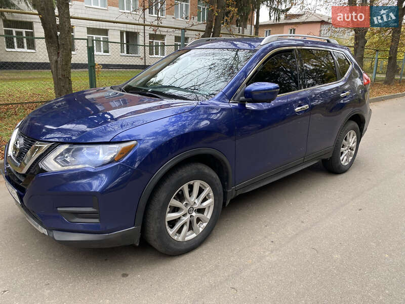 Позашляховик / Кросовер Nissan Rogue 2017 в Сумах