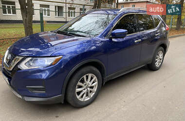 Внедорожник / Кроссовер Nissan Rogue 2017 в 