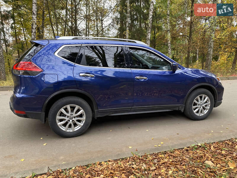 Позашляховик / Кросовер Nissan Rogue 2017 в Сумах