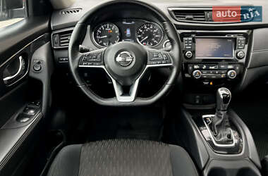 Внедорожник / Кроссовер Nissan Rogue 2017 в 