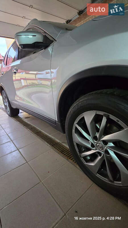 Позашляховик / Кросовер Nissan Rogue 2015 в Винниках