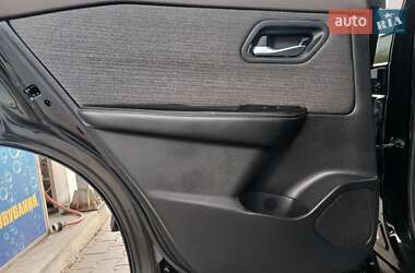 Внедорожник / Кроссовер Nissan Rogue 2021 в 