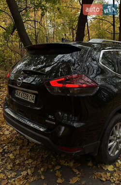 Внедорожник / Кроссовер Nissan Rogue 2018 в 