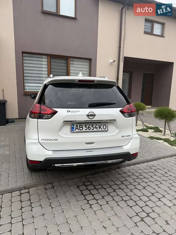 Внедорожник / Кроссовер Nissan Rogue 2017 в Виннице