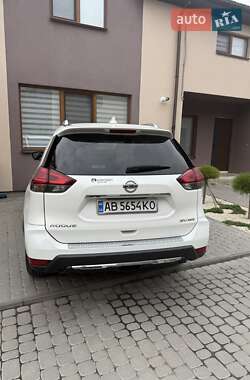 Внедорожник / Кроссовер Nissan Rogue 2017 в 