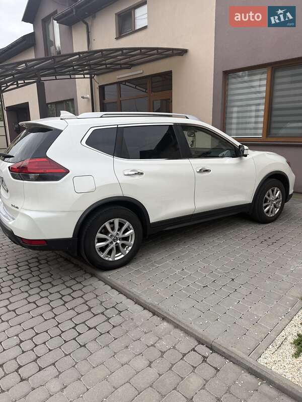 Внедорожник / Кроссовер Nissan Rogue 2017 в Виннице