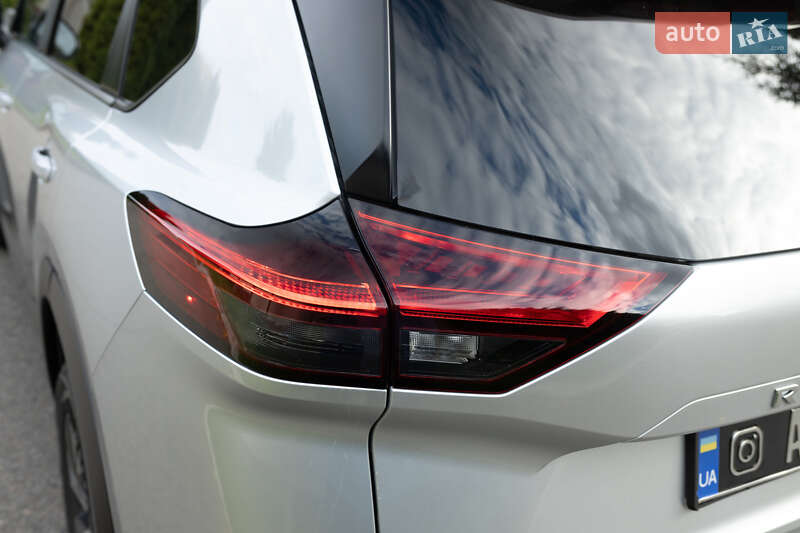 Позашляховик / Кросовер Nissan Rogue 2023 в Дніпрі