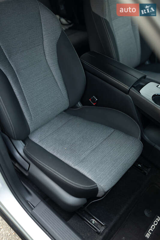 Позашляховик / Кросовер Nissan Rogue 2023 в Дніпрі