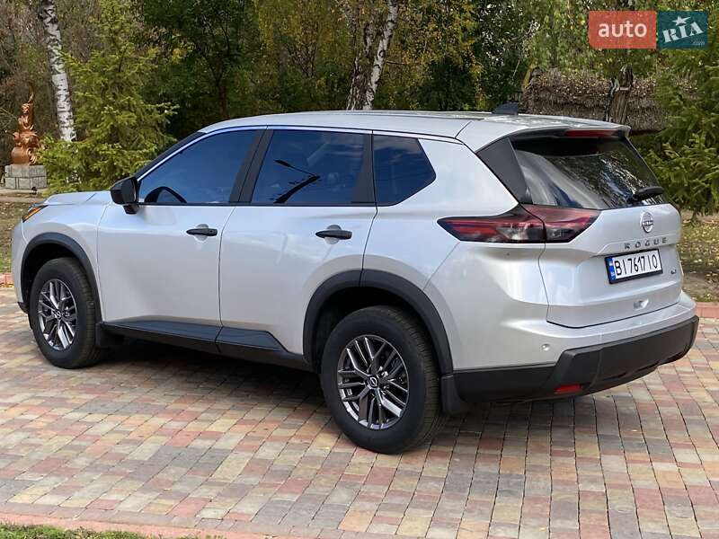 Внедорожник / Кроссовер Nissan Rogue 2024 в Киеве