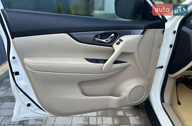 Внедорожник / Кроссовер Nissan Rogue 2014 в 
