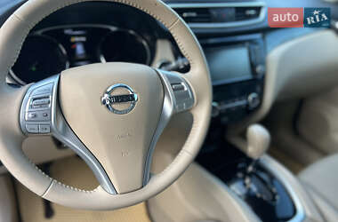 Внедорожник / Кроссовер Nissan Rogue 2014 в 