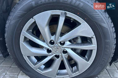 Внедорожник / Кроссовер Nissan Rogue 2014 в 