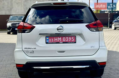 Внедорожник / Кроссовер Nissan Rogue 2017 в 