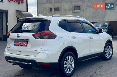 Внедорожник / Кроссовер Nissan Rogue 2017 в 