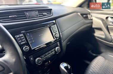Внедорожник / Кроссовер Nissan Rogue 2017 в 