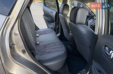 Внедорожник / Кроссовер Nissan Rogue 2015 в 