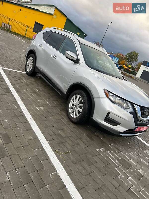 Внедорожник / Кроссовер Nissan Rogue 2019 в Шептицькому