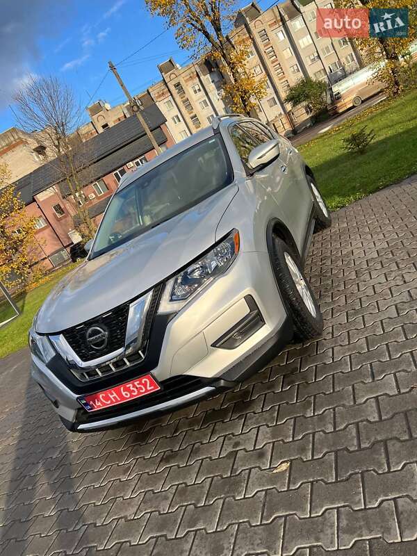 Внедорожник / Кроссовер Nissan Rogue 2019 в Шептицькому