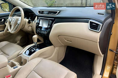 Внедорожник / Кроссовер Nissan Rogue 2014 в 