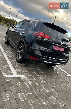 Внедорожник / Кроссовер Nissan Rogue 2019 в 