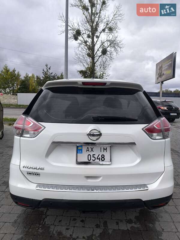 Внедорожник / Кроссовер Nissan Rogue 2015 в Ивано-Франковске