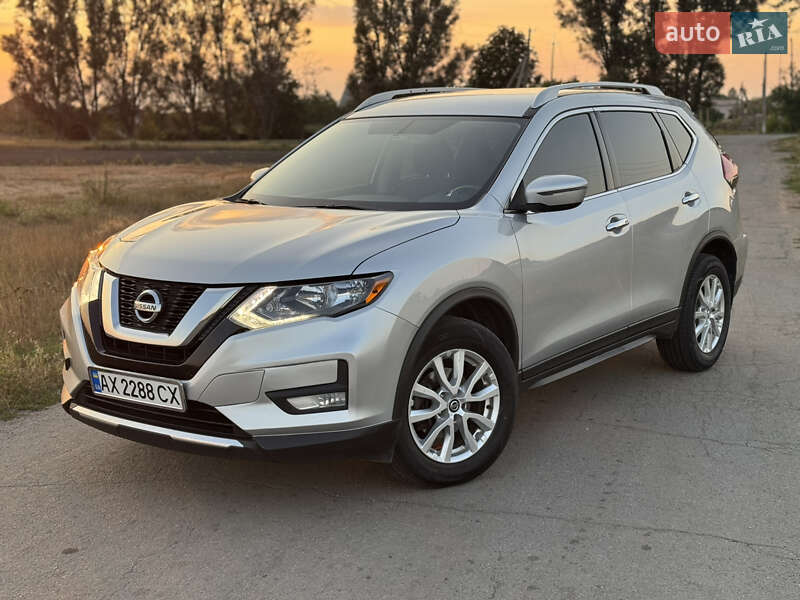 Внедорожник / Кроссовер Nissan Rogue 2016 в Днепре