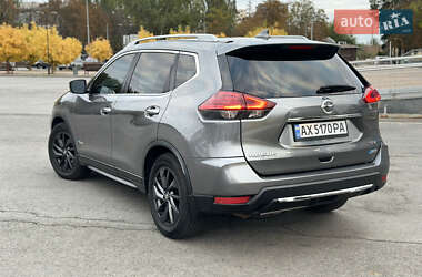 Позашляховик / Кросовер Nissan Rogue 2017 в  фото 10 Позашляховик / Кросовер Nissan Rogue 2017 в