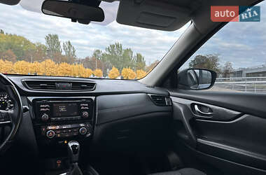 Позашляховик / Кросовер Nissan Rogue 2017 в  фото 21 Позашляховик / Кросовер Nissan Rogue 2017 в