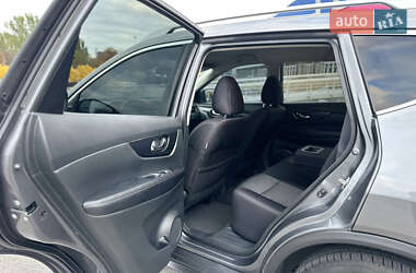 Позашляховик / Кросовер Nissan Rogue 2017 в  фото 30 Позашляховик / Кросовер Nissan Rogue 2017 в