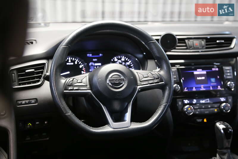 Позашляховик / Кросовер Nissan Rogue 2017 в Києві