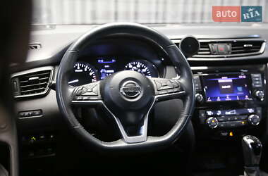 Внедорожник / Кроссовер Nissan Rogue 2017 в 