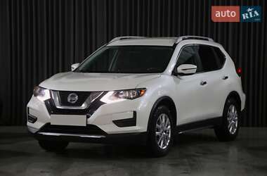 Внедорожник / Кроссовер Nissan Rogue 2017 в 