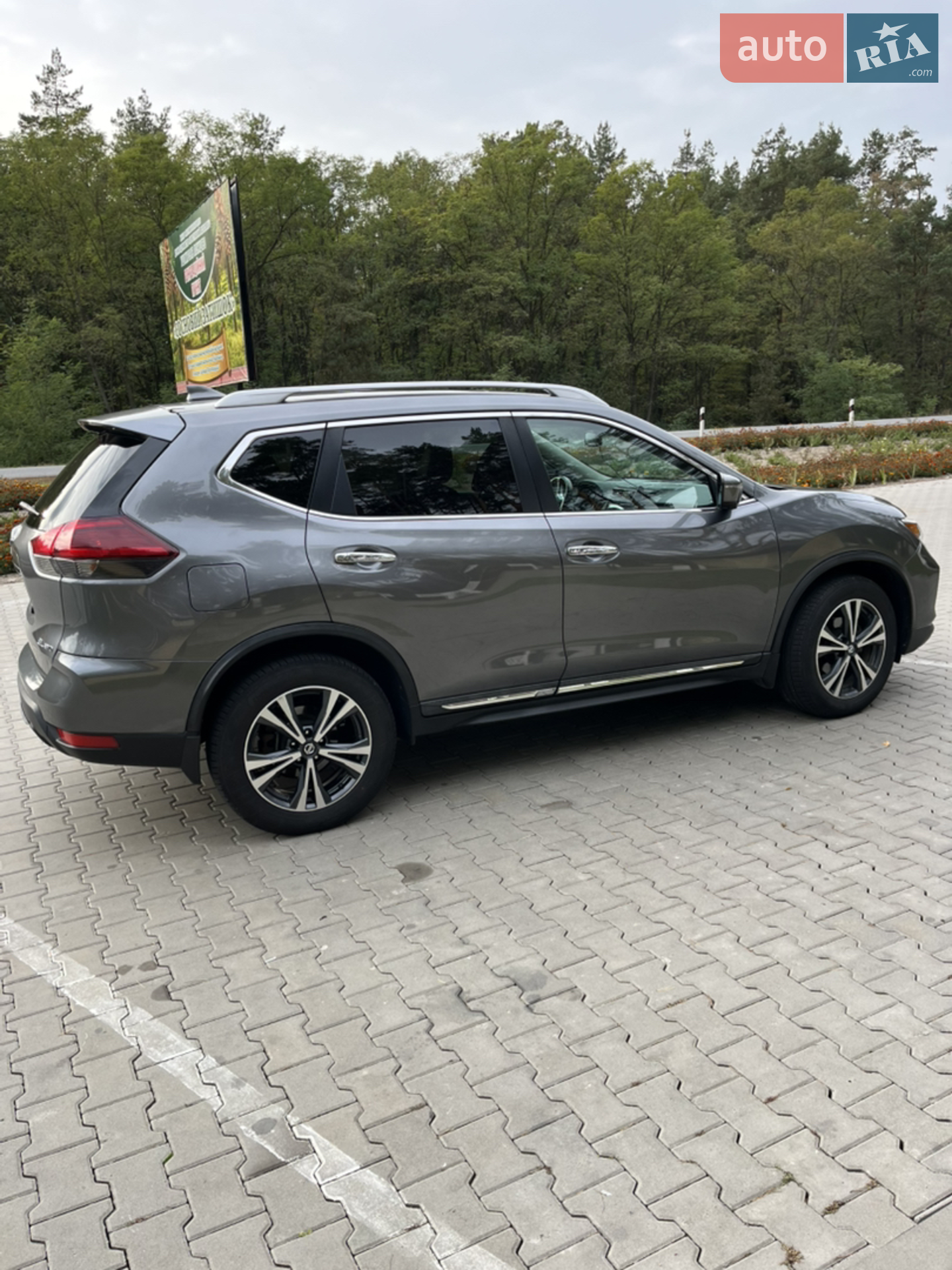 2017 Nissan Rogue - мініатюра 2