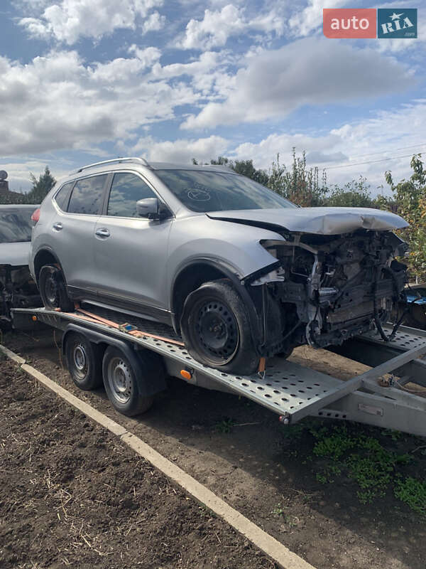 Внедорожник / Кроссовер Nissan Rogue 2017 в Николаеве