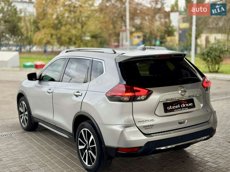 Внедорожник / Кроссовер Nissan Rogue 2016 в Николаеве