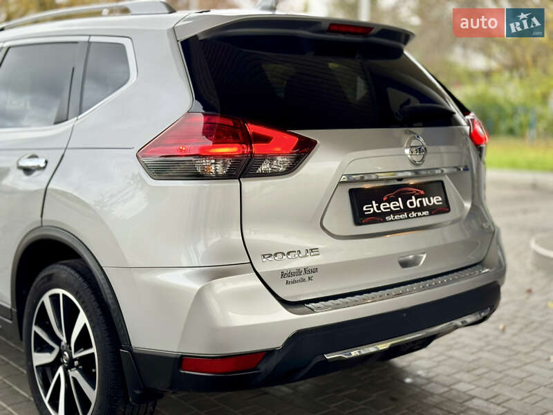 Внедорожник / Кроссовер Nissan Rogue 2016 в Николаеве