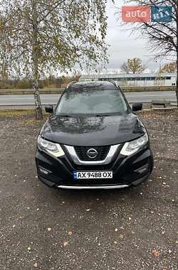 Внедорожник / Кроссовер Nissan Rogue 2018 в 