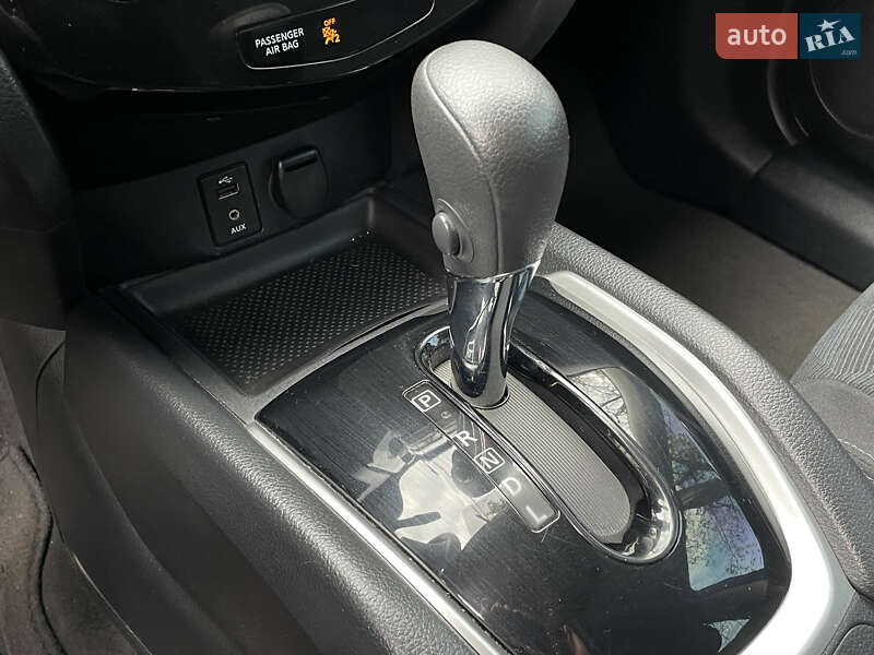 Позашляховик / Кросовер Nissan Rogue 2014 в Миколаєві