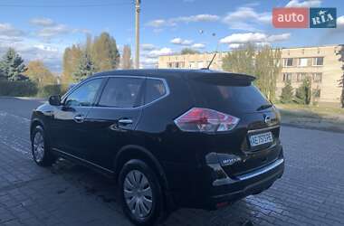 Внедорожник / Кроссовер Nissan Rogue 2015 в 