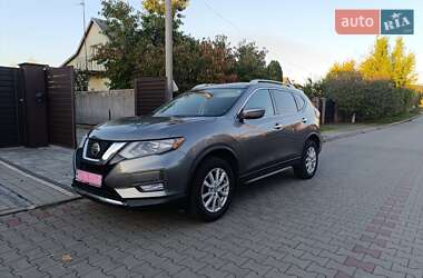 Позашляховик / Кросовер Nissan Rogue 2017 в Луцьку