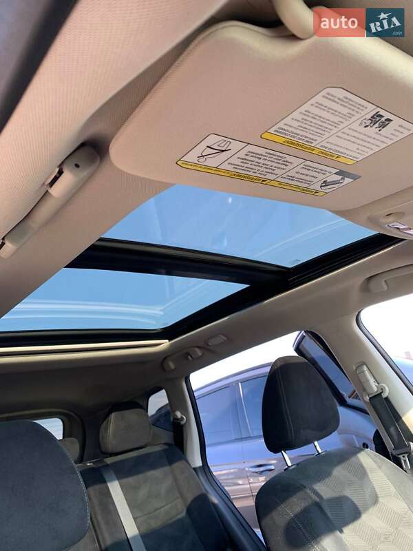 Позашляховик / Кросовер Nissan Rogue 2015 в Києві