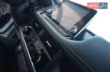 Внедорожник / Кроссовер Nissan Rogue 2021 в 