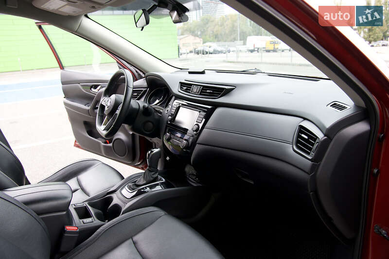 Позашляховик / Кросовер Nissan Rogue 2018 в Києві