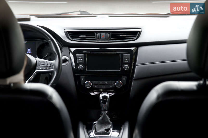 Позашляховик / Кросовер Nissan Rogue 2018 в Києві