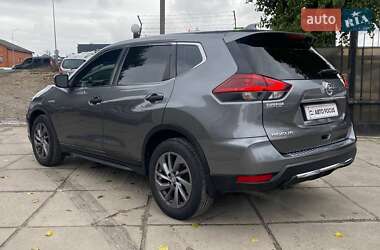 Внедорожник / Кроссовер Nissan Rogue 2018 в 