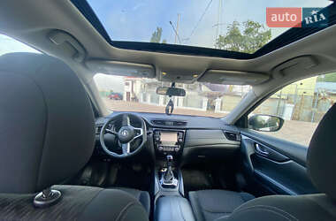 Внедорожник / Кроссовер Nissan Rogue 2017 в 