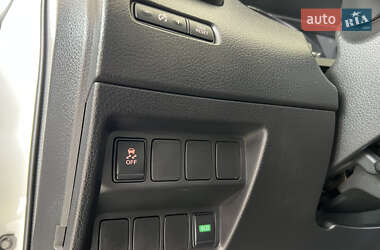 Позашляховик / Кросовер Nissan Rogue 2017 в  фото 13 Позашляховик / Кросовер Nissan Rogue 2017 в