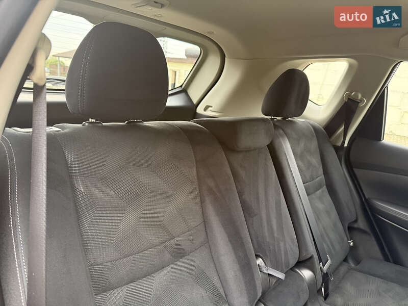 Позашляховик / Кросовер Nissan Rogue 2016 в Дніпрі фото 48 Позашляховик / Кросовер Nissan Rogue 2016 в Дніпрі