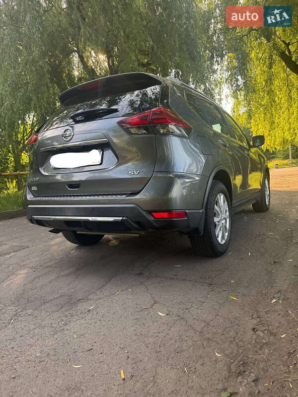 Внедорожник / Кроссовер Nissan Rogue 2017 в Ровно